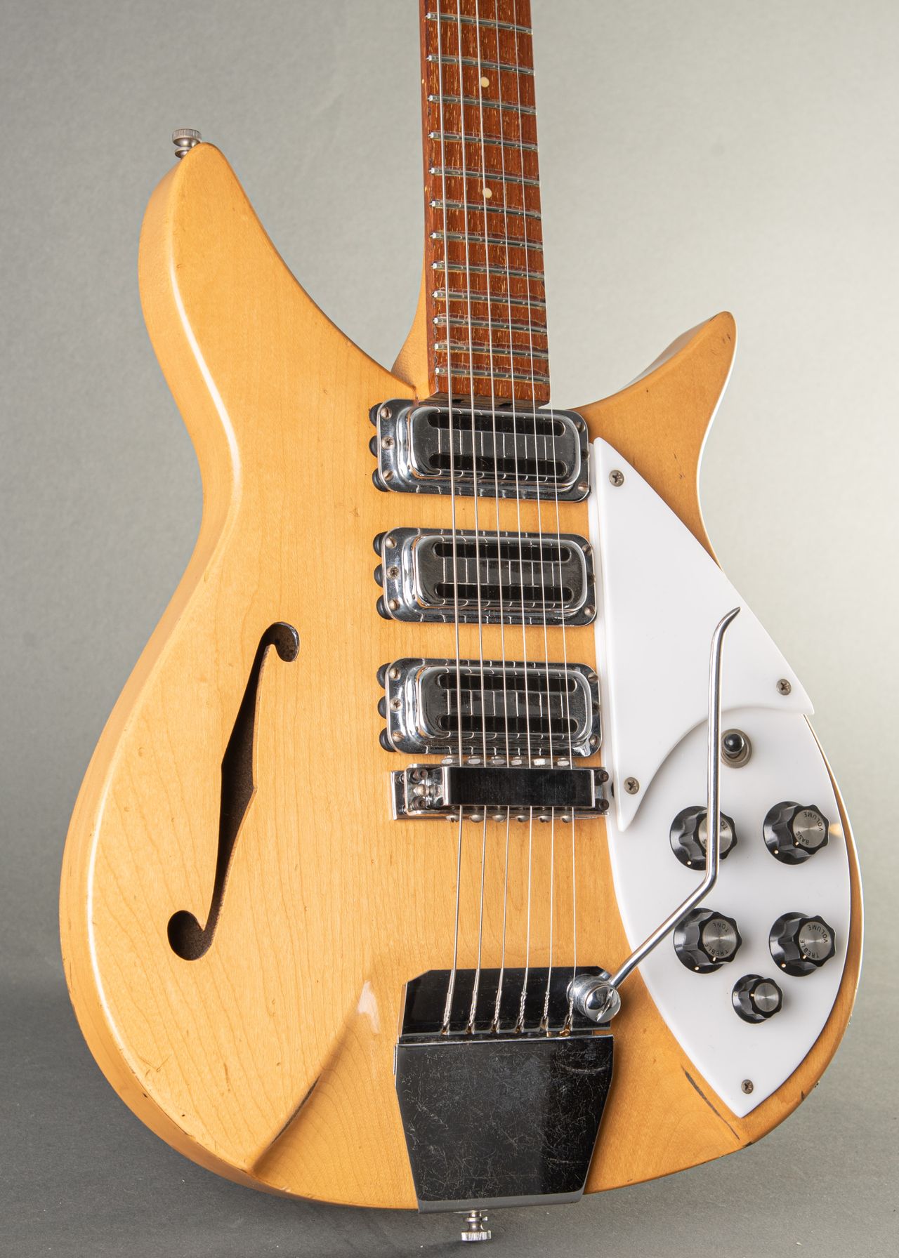 Carter Vintage - Rickenbacker 325 1966, Mapleglo | Carter Vintage Guitar