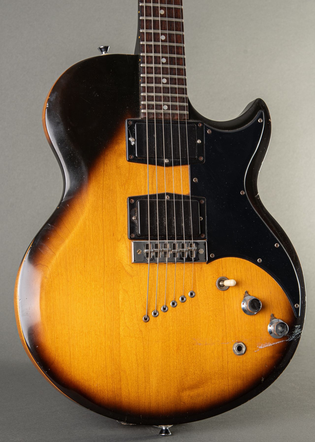 Carter Vintage - Gibson L6S 1975, Sunburst | Carter Vintage Guitar