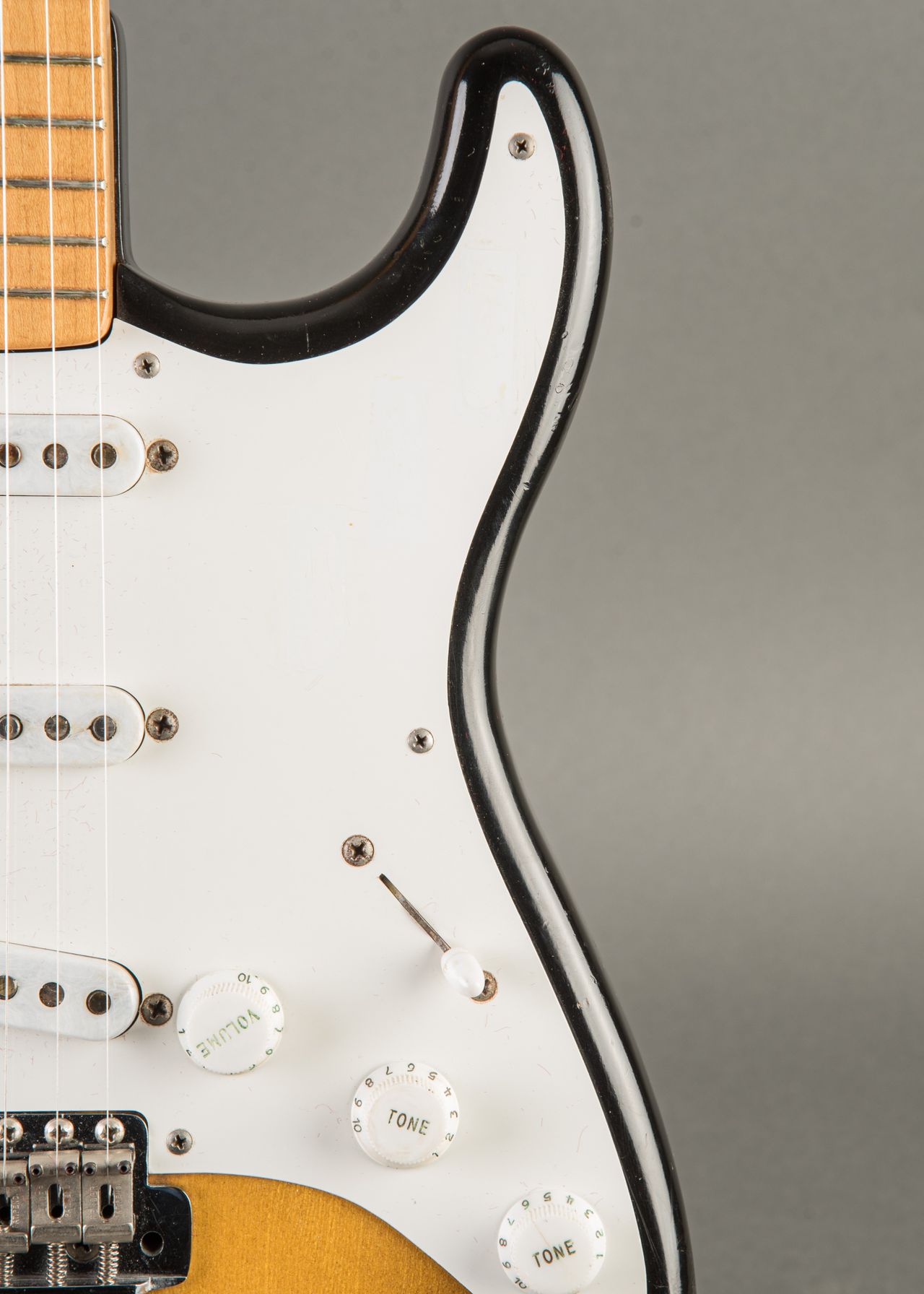 ギター akashic records  stratocaster 1954 1954 Fender Stratocaster Sunburst FIRST YEAR | Guitar of the