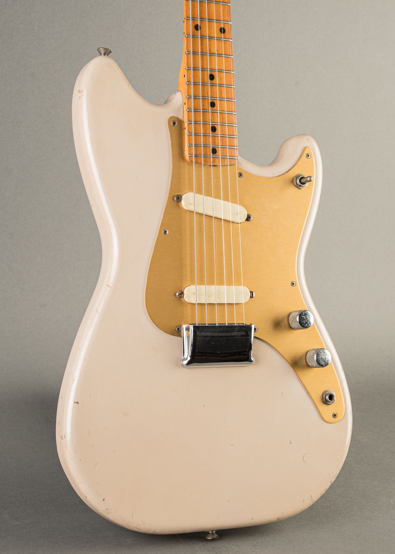 Carter Vintage - Fender Duo-Sonic 1959, Desert Sand | Carter Vintage Guitar