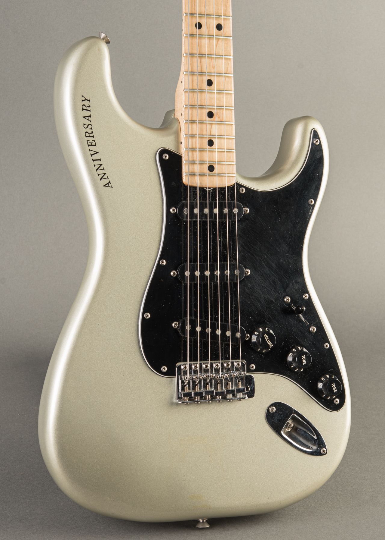 Carter Vintage - Fender 25th Anniversary Stratocaster 1979, Anniversary  Silver | Carter Vintage Guitar