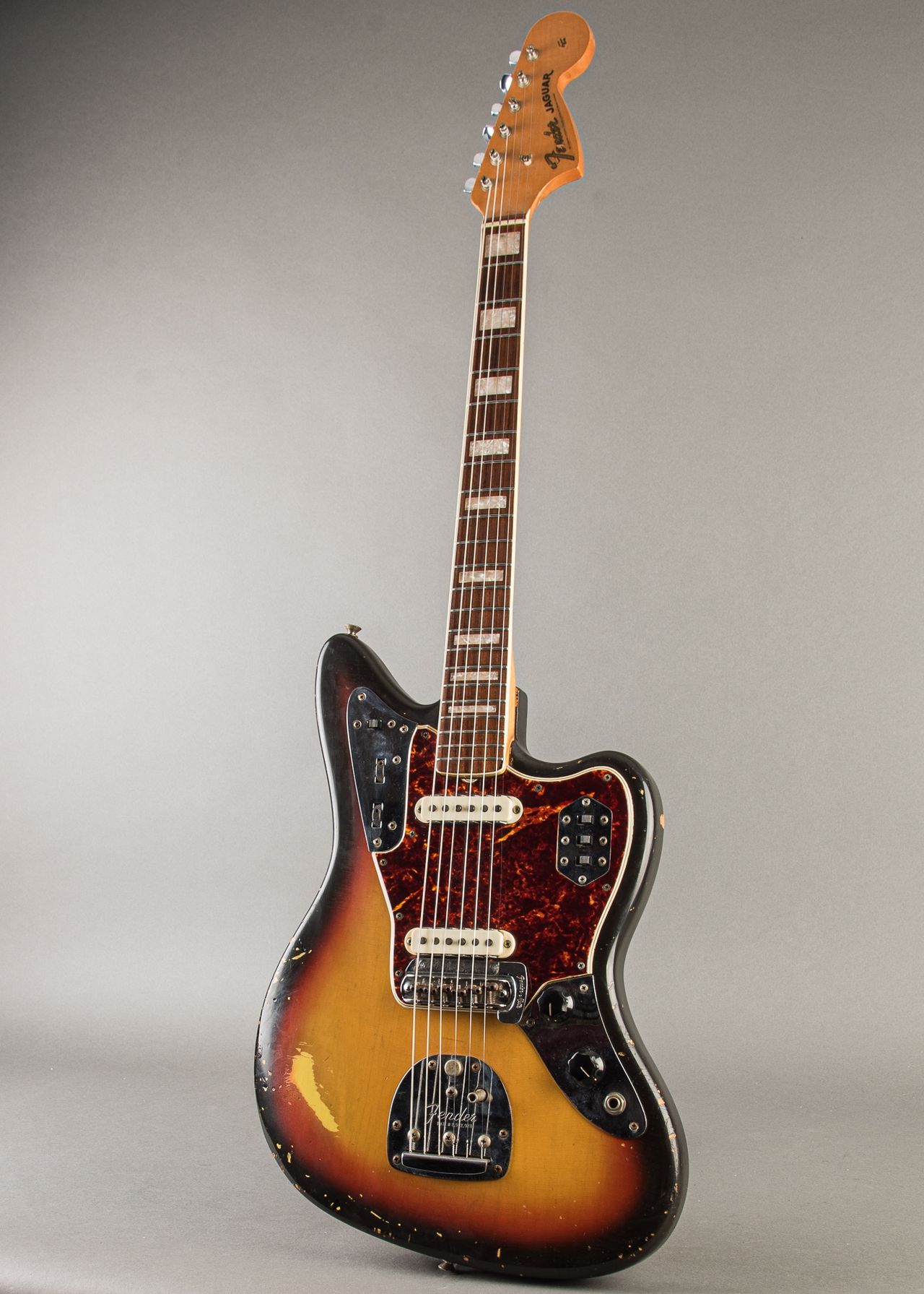 Fender JAGUAR (1990年代製) Sunburst Oシリアル Fender JAGUAR (1990年代製) Sunburst Oシリアル - メルカリ