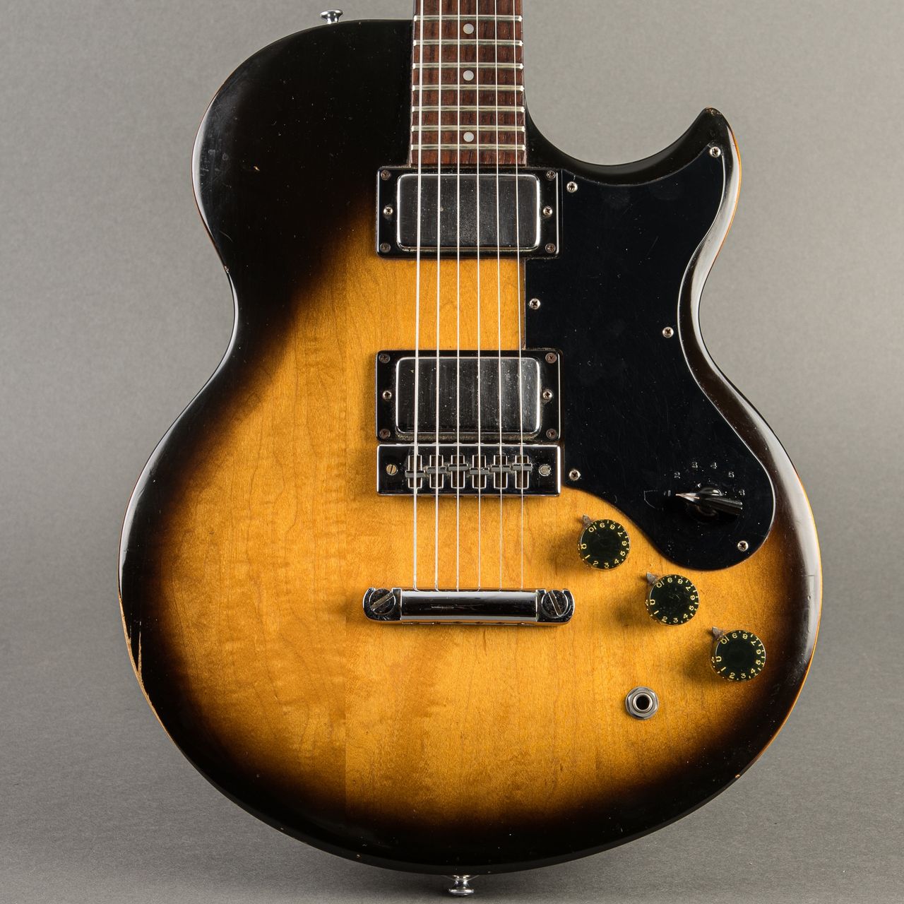 Carter Vintage - Gibson L6-S 1976, Sunburst | Carter Vintage