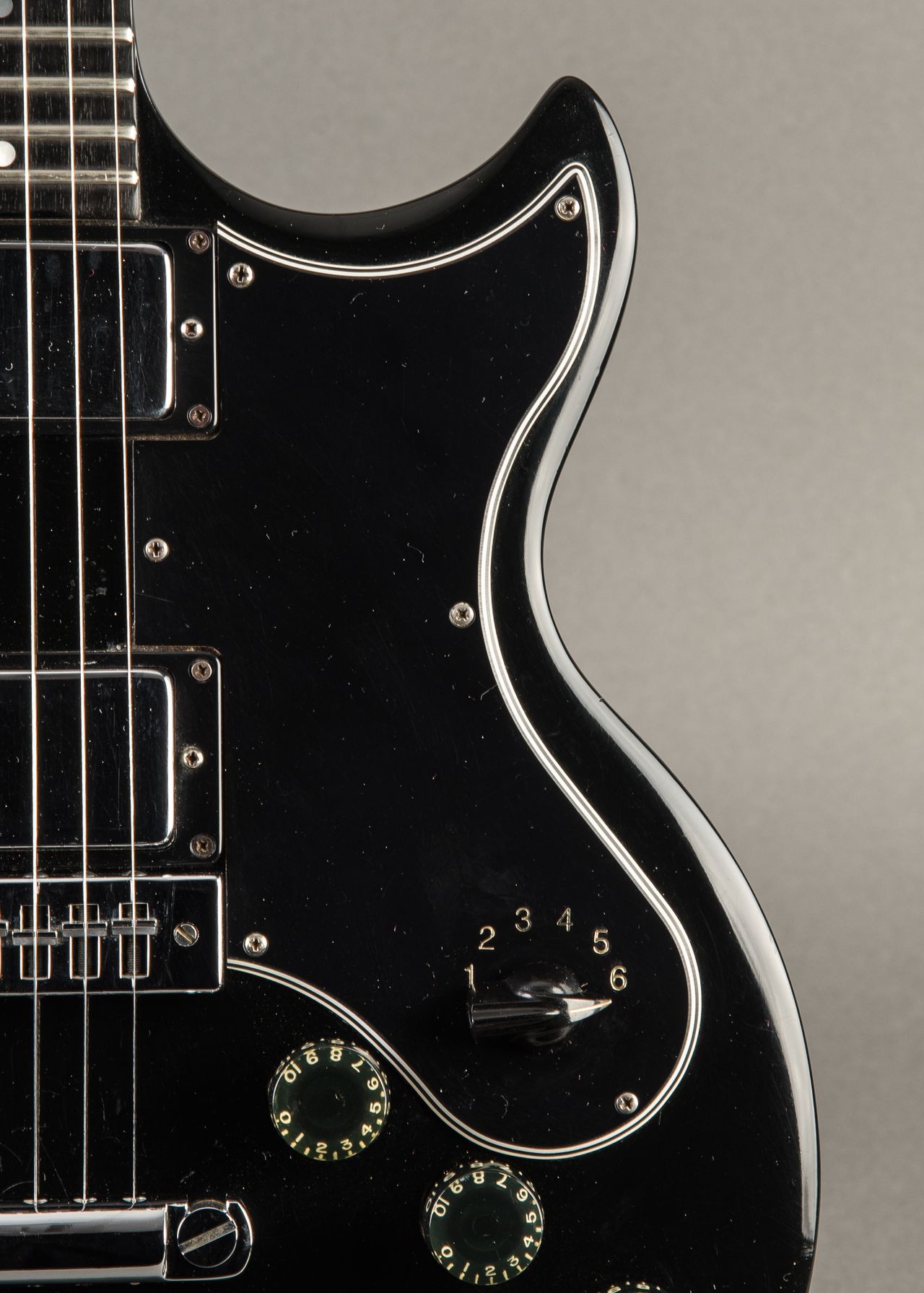 Carter Vintage - Gibson L6-S 1976, Ebony | Carter Vintage Guitar