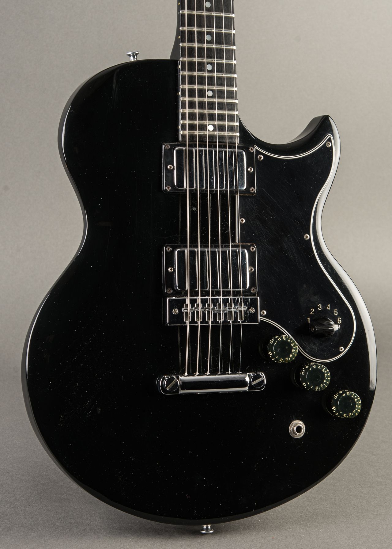 Carter Vintage - Gibson L6-S 1976, Ebony | Carter Vintage Guitar