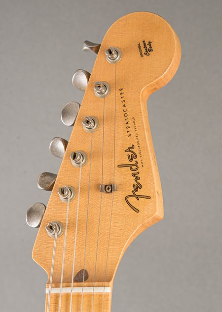 Fender Stratocaster 2011年製 クローゼットクラシック sddefault.jpg