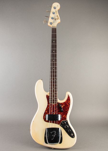 Fender Bass VI サンバースト 1962 Fender Bass VI Sunburst | Guitar of the Day - YouTube