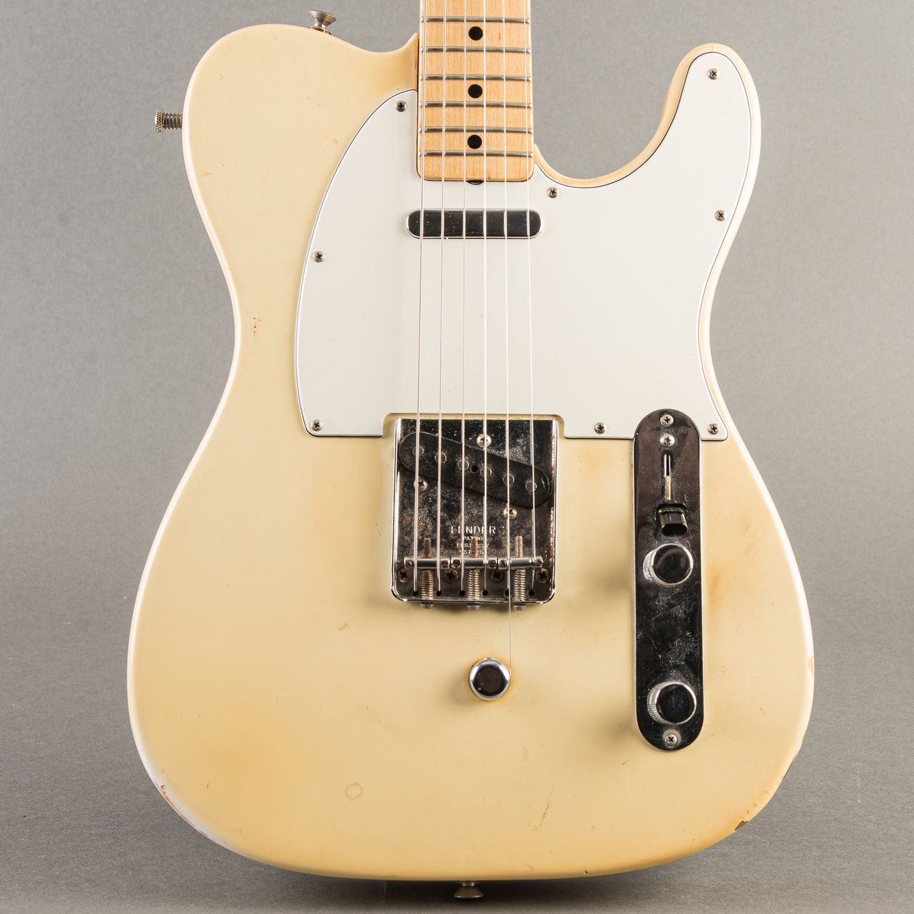 [Igor Giera]Fender Telecaster ホワイト Telecaster Arctic White - Unmatched Versatility and Tone Awaits