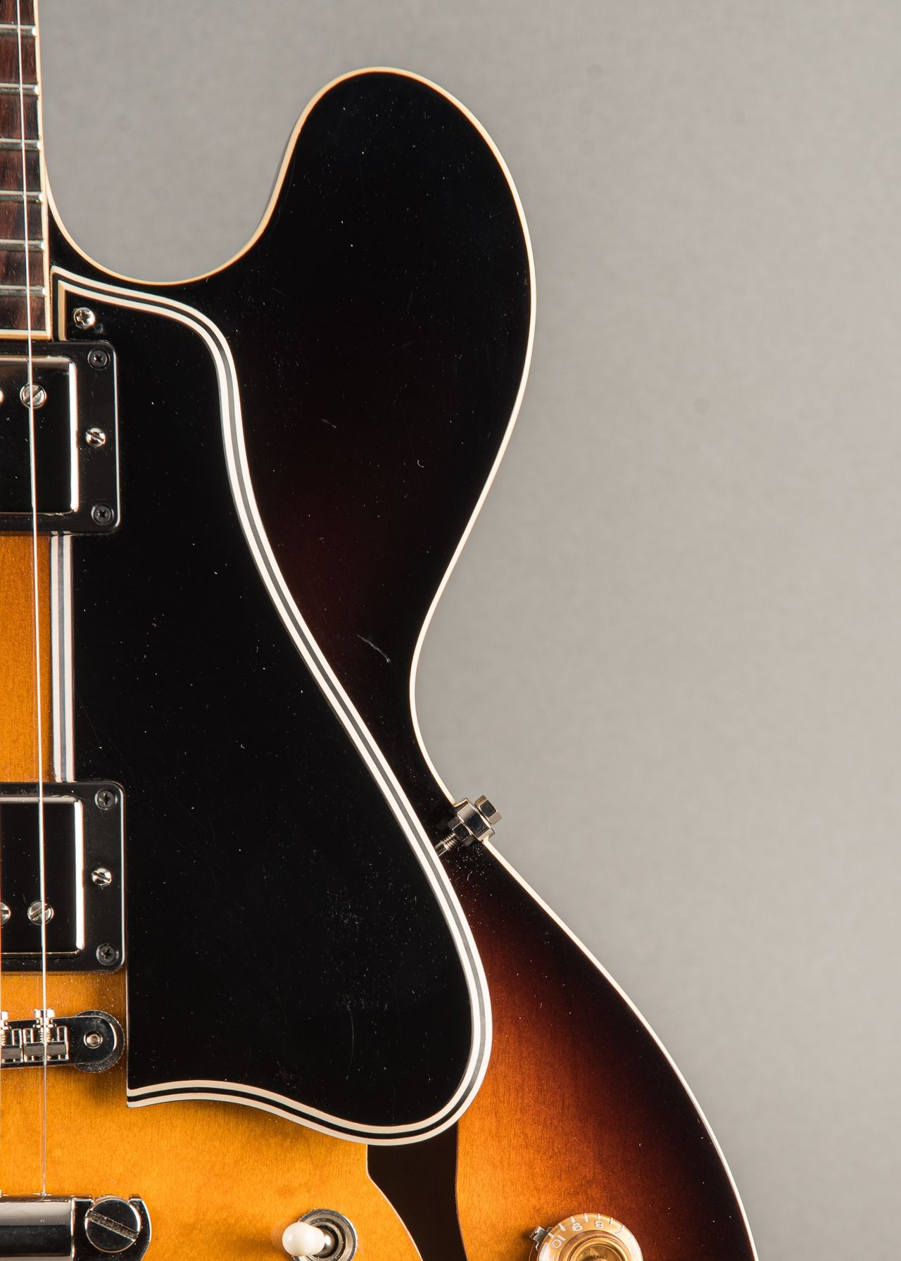 【コブダイ】Gibson Menphis ES-335 2017 Gibson Memphis ES-335 Slim Neck Figured Cherry Semi