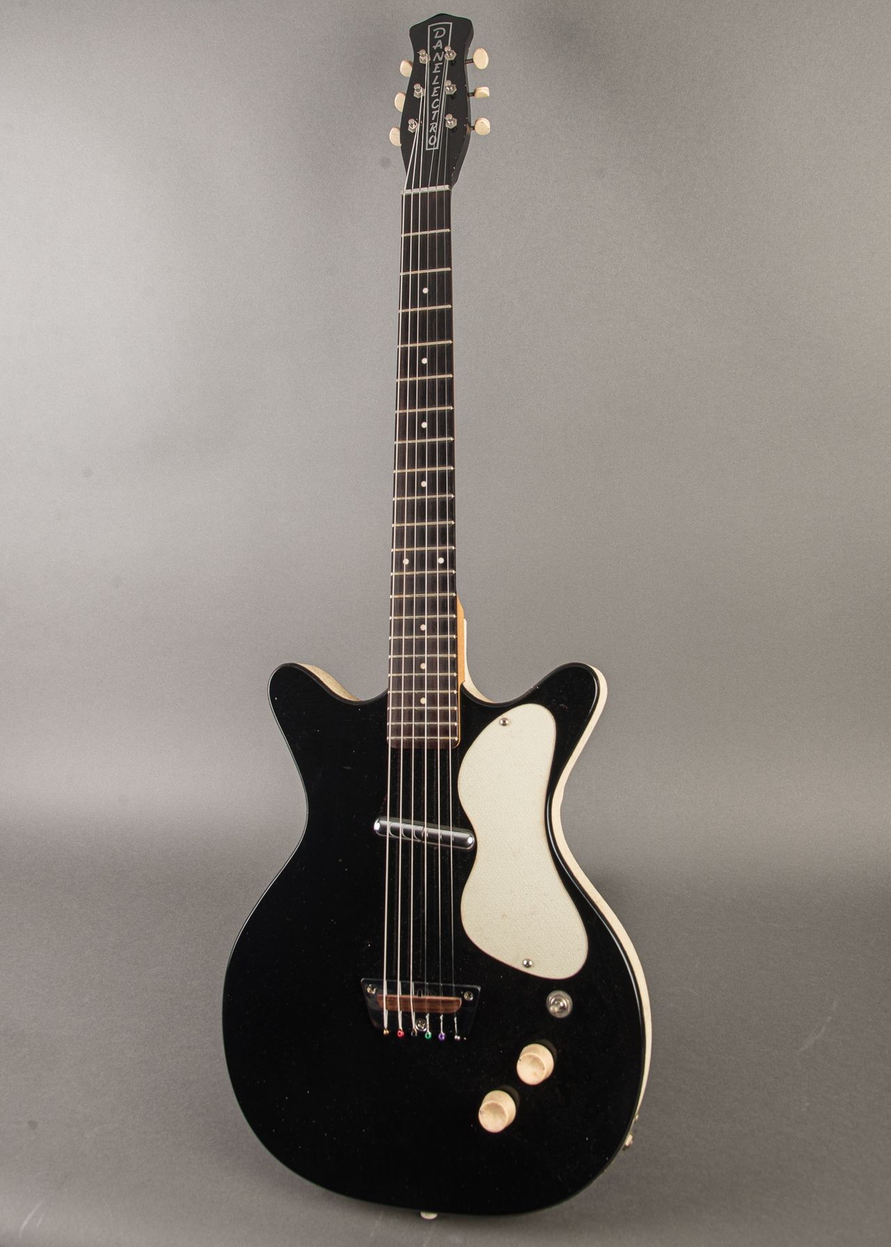 Carter Vintage - Danelectro Shorthorn Double Cutaway 1958, Black