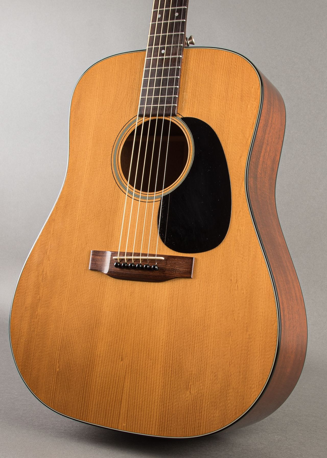 美品　Martin D-18V Martin D-18 - Natural (2025) – Empire Music