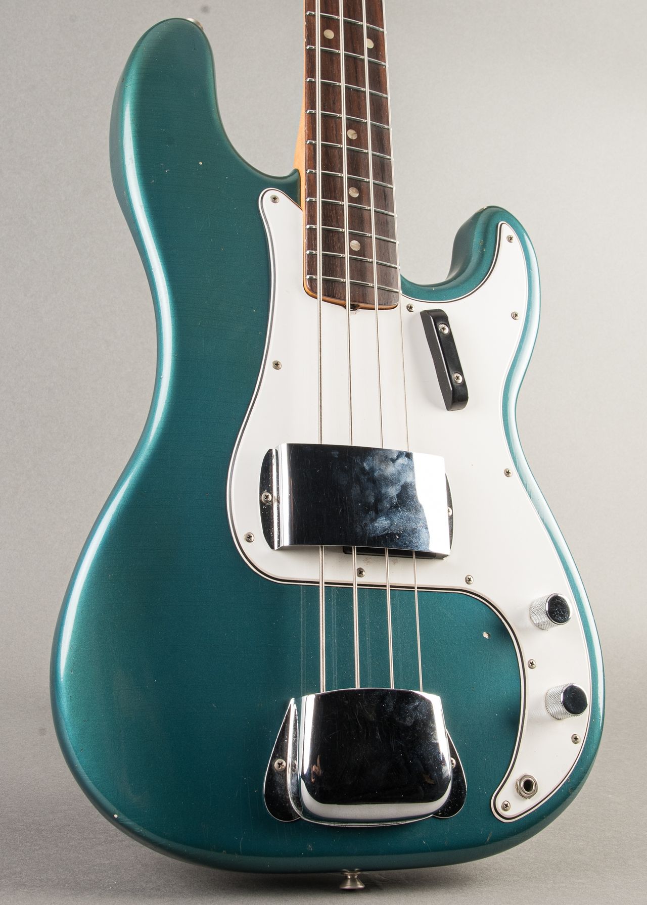 ベース Chaikiroro Precision Bass product.jpeg
