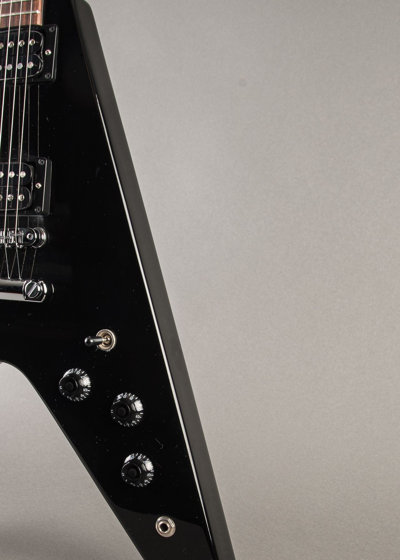 Carter Vintage - Gibson 80s Flying V 2025, Ebony | Carter Vintage