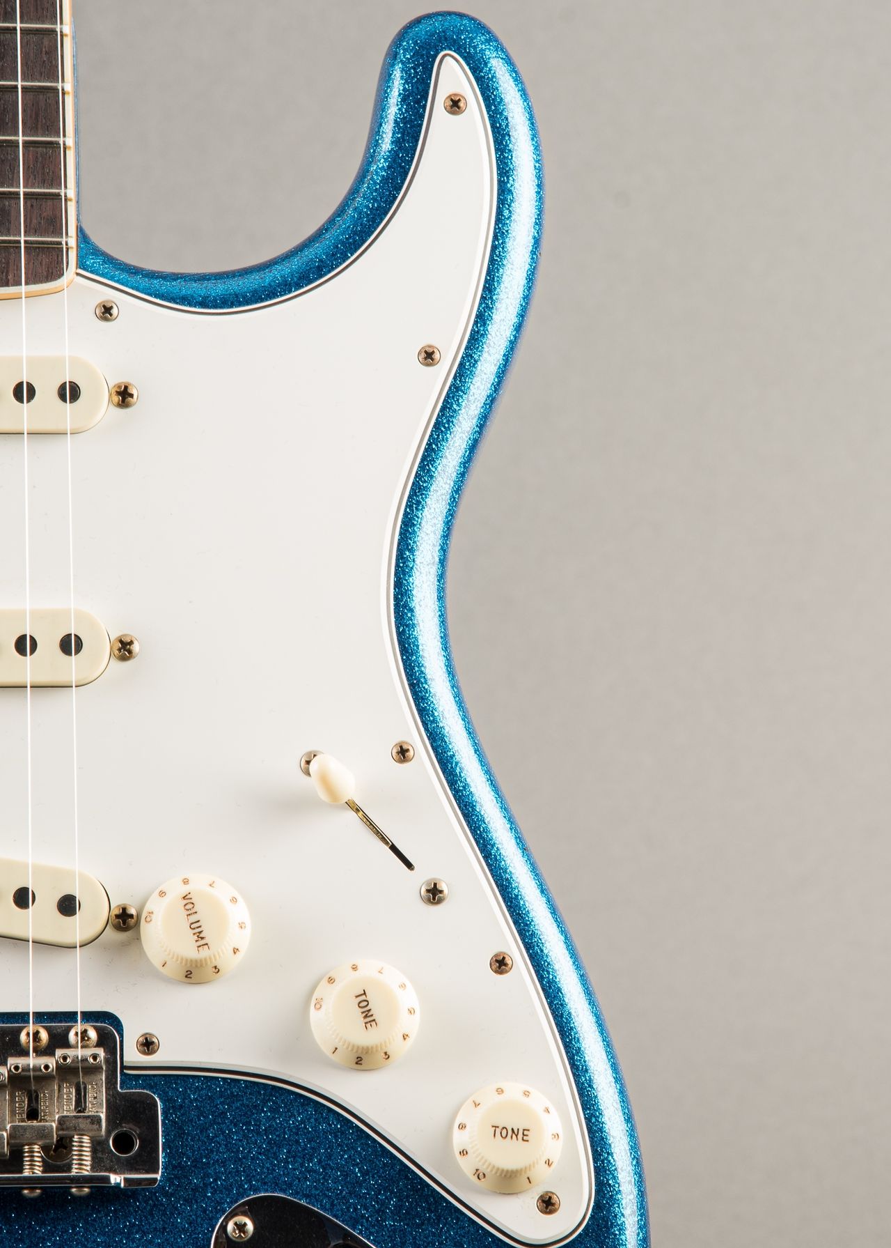 ★Component Relic CobraBlue Stratocaster Amazon.com: Fender American Ultra Stratocaster - Cobra Blue