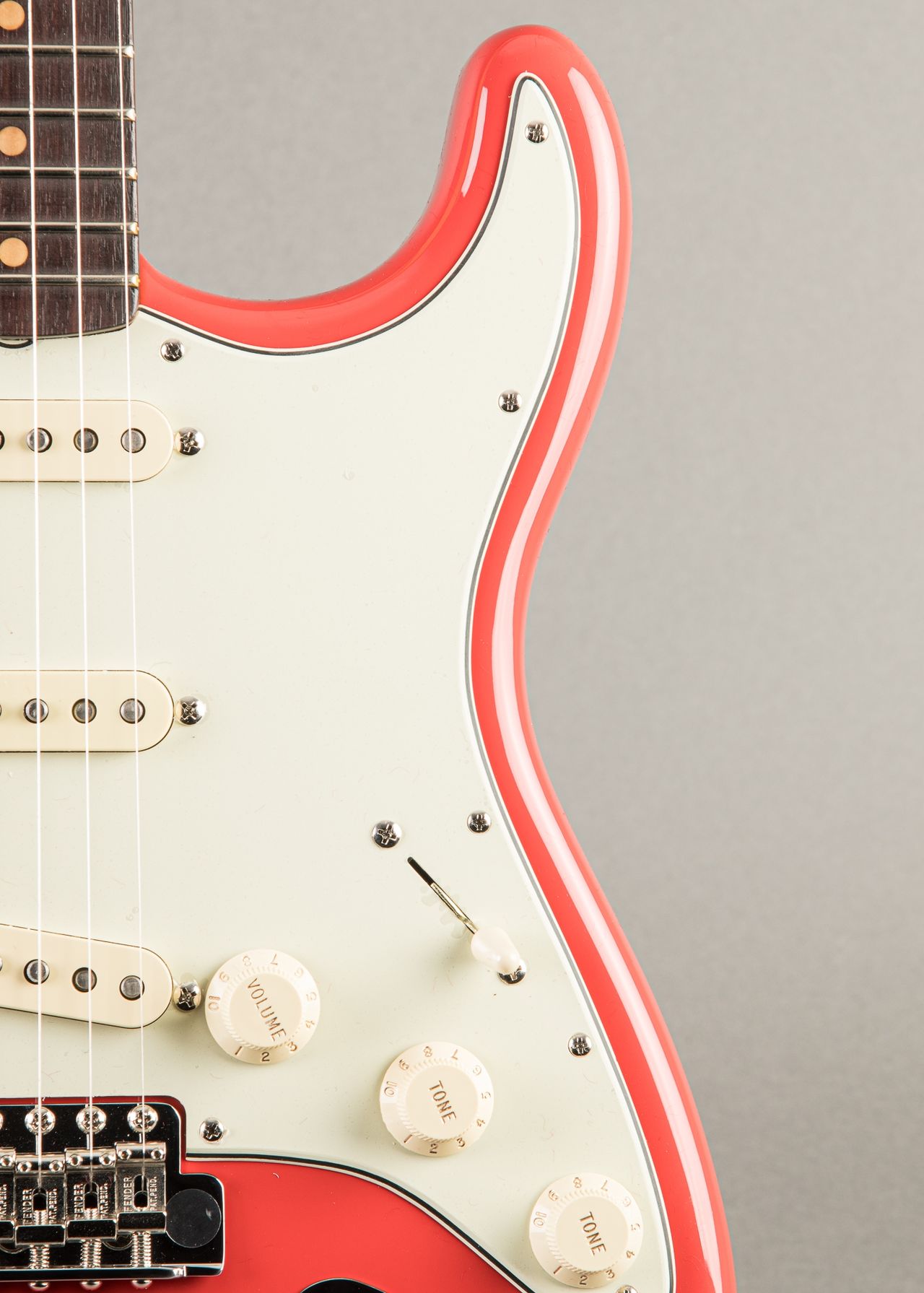 【ほぼ新品】fender American Vintage II 1961 Fender American Vintage II 1961 Stratocaster Fiesta Red (SN