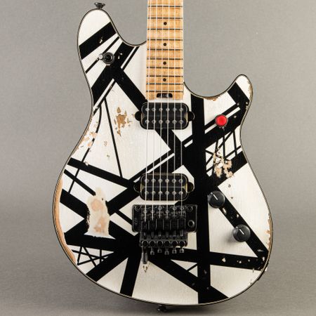 EVH Wolfgang Custom 2025, Black and White Stripes thumbnail