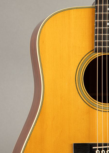 マーチン　D-28 Martin D-28 Modern Deluxe Acoustic Guitar - Natural | Sweetwater