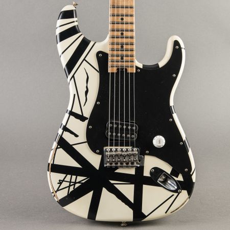EVH Strat MIM 2022, White and Black thumbnail