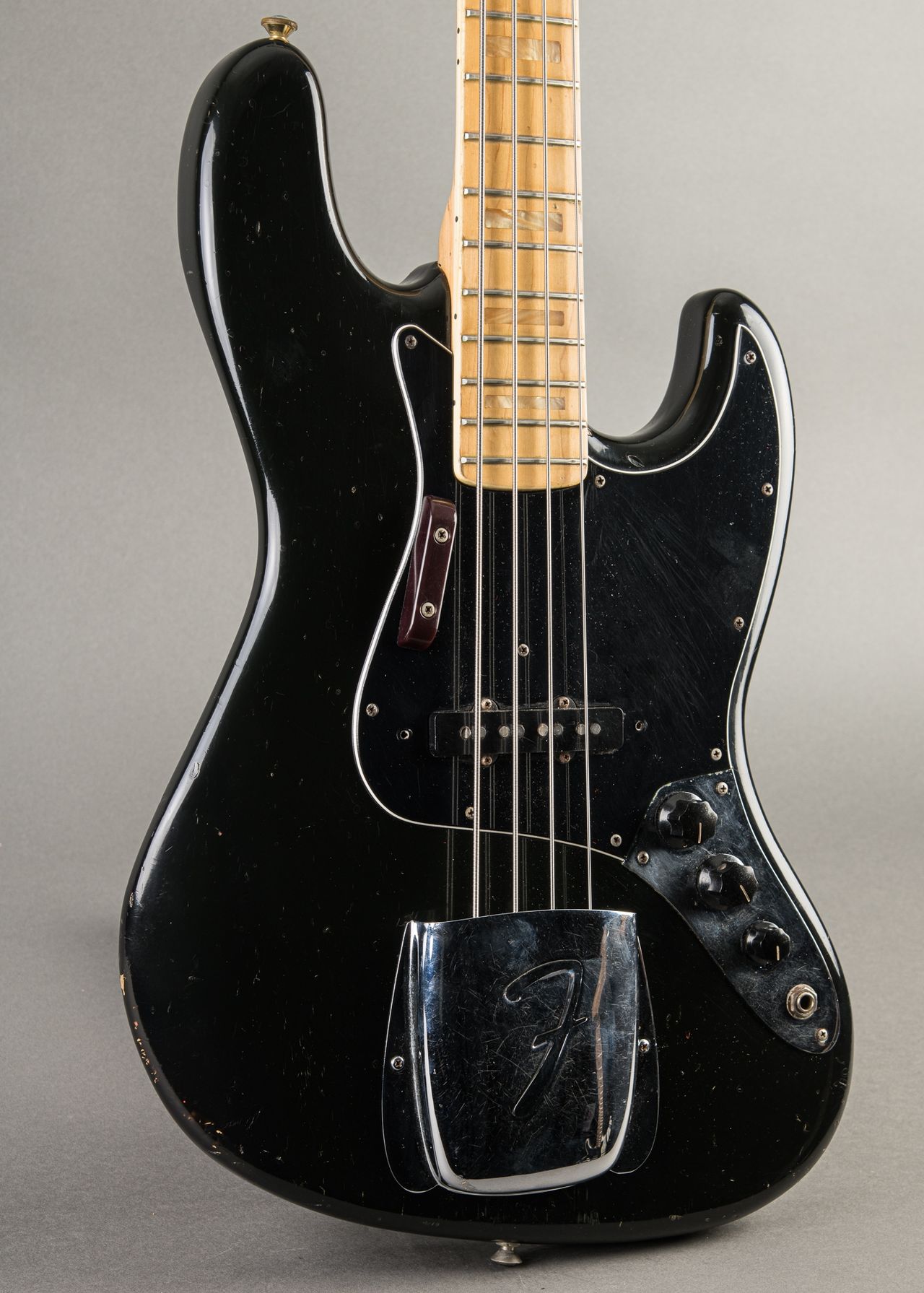Carter Vintage - Fender Jazz Bass 1975, Black | Carter Vintage Guitar