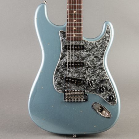 Fender Custom Shop Post-Modern Stratocaster Relic 2004, Ice Blue Metallic thumbnail