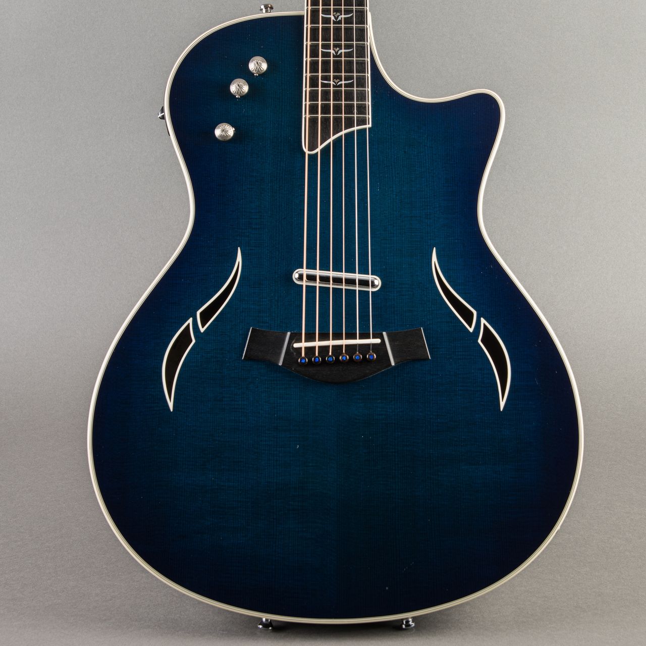 Carter Vintage - Taylor T5-C 2005, Blue | Carter Vintage Guitar