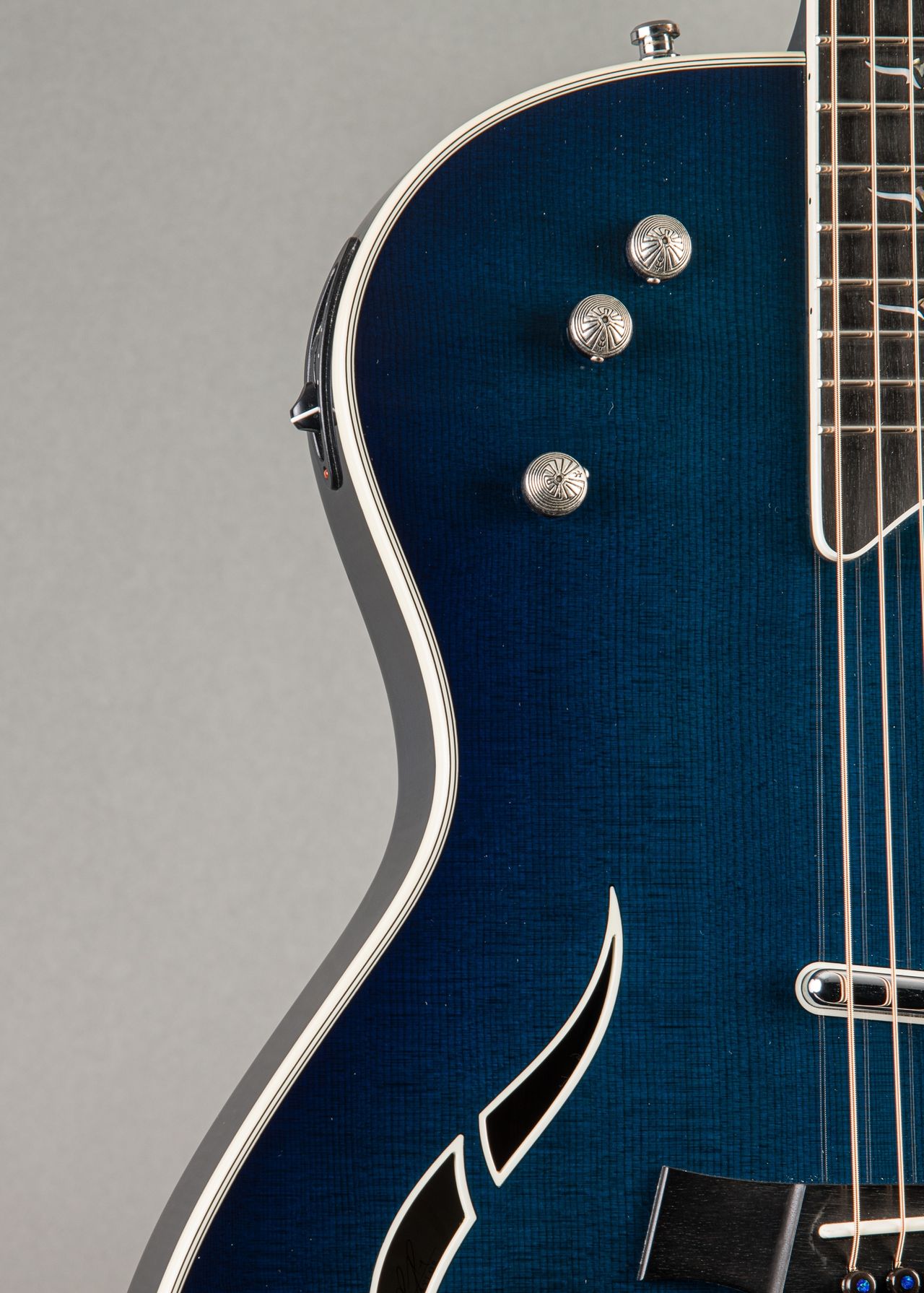 トウアン　トゥ　Taylor T5-C Carter Vintage - Taylor T5-C 2005, Blue | Carter Vintage Guitar