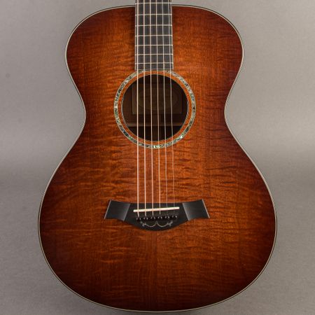 Taylor Grand Concert Custom 12 Fret 2011, Shaded Edgeburst thumbnail
