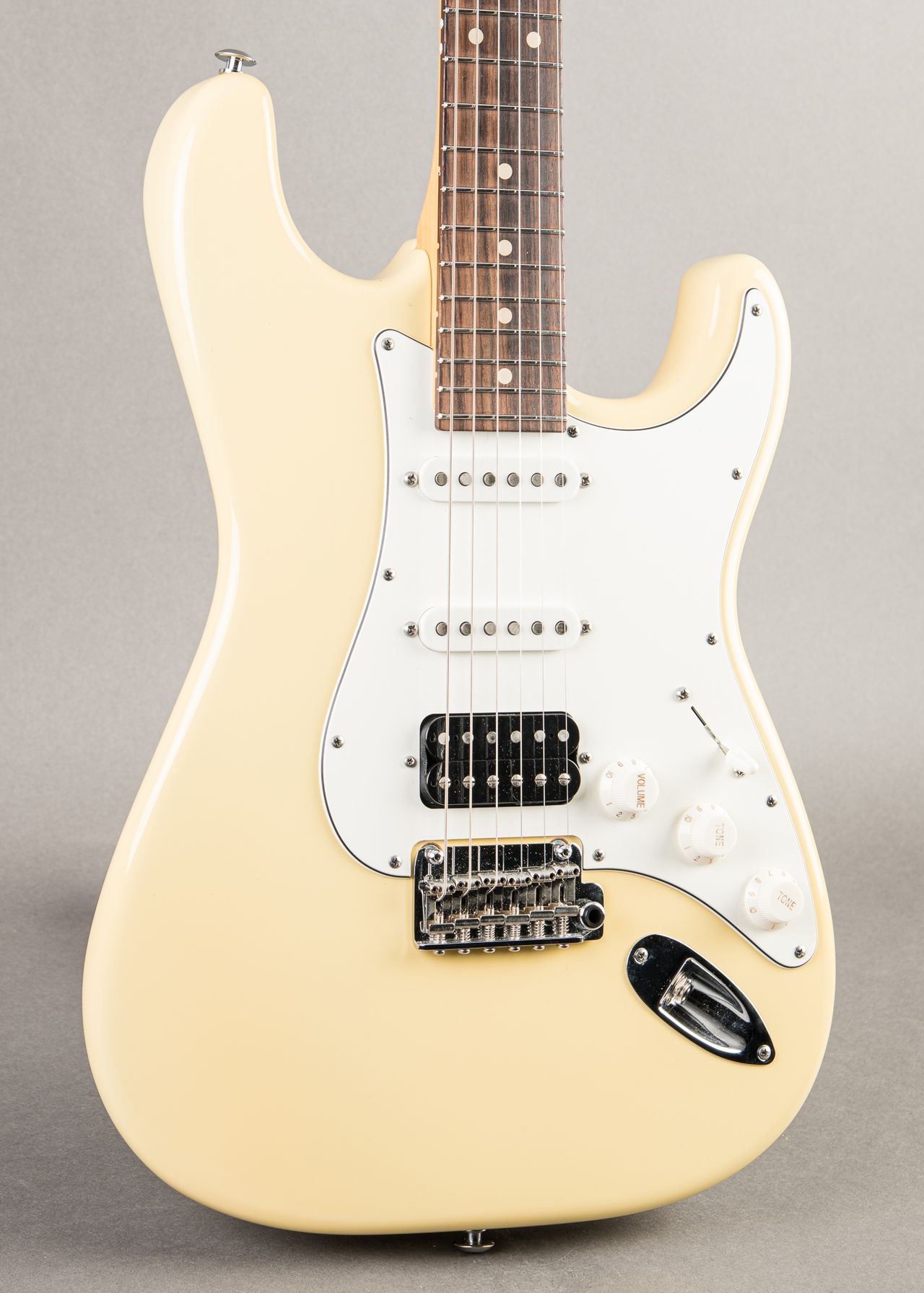 Carter Vintage - Suhr Classic S HSS 2024, Antique White | Carter