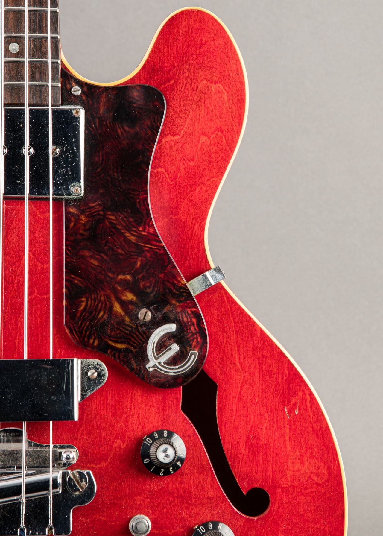 Carter Vintage - Epiphone Rivoli EBV-232 1967, Cherry | Carter