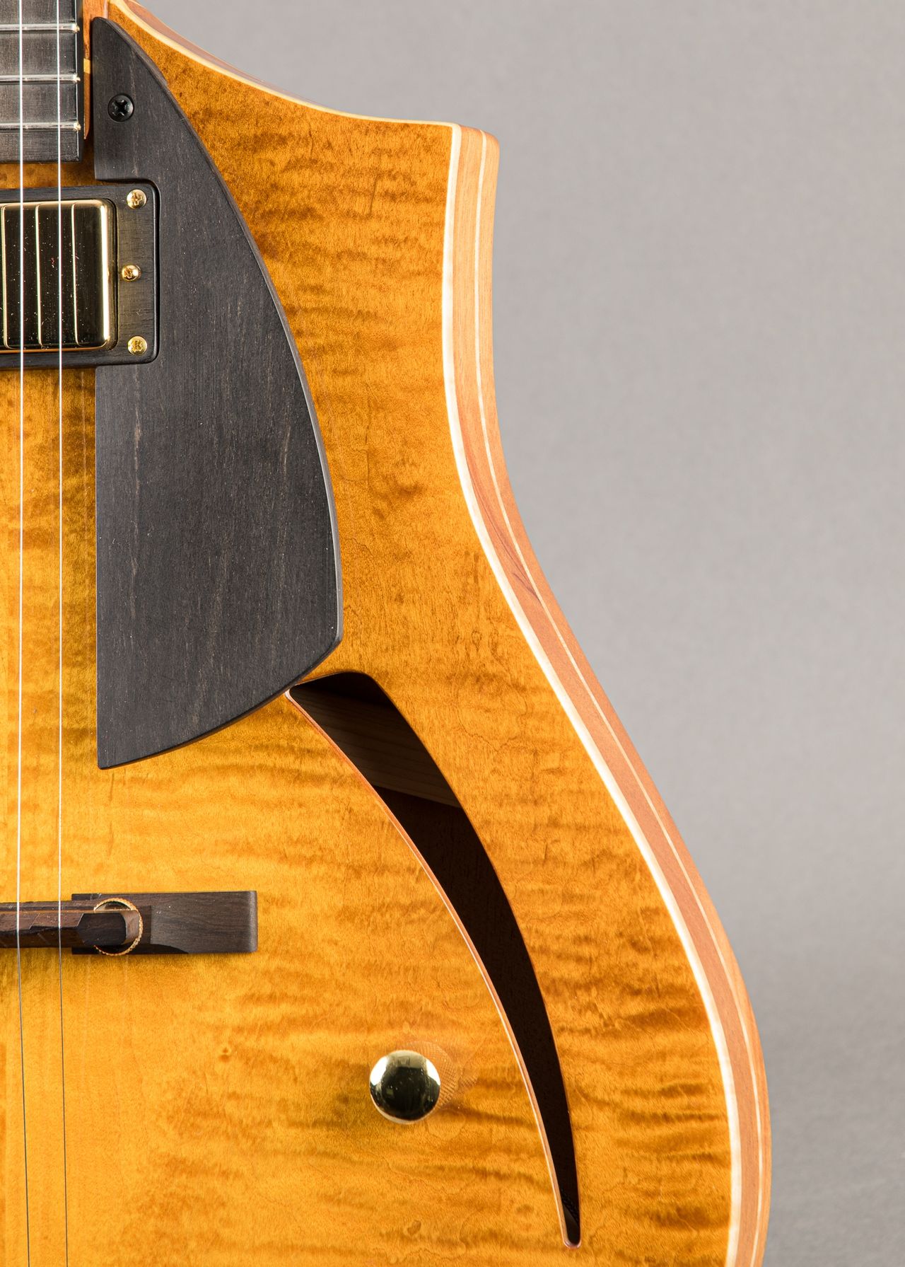 Carter Vintage - Mann The Raven 2026, Natural | Carter Vintage Guitar
