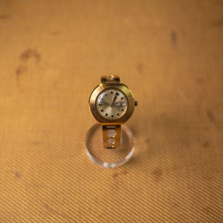 Sable 1970's Vintage UFO Ovale Timex Watch thumbnail