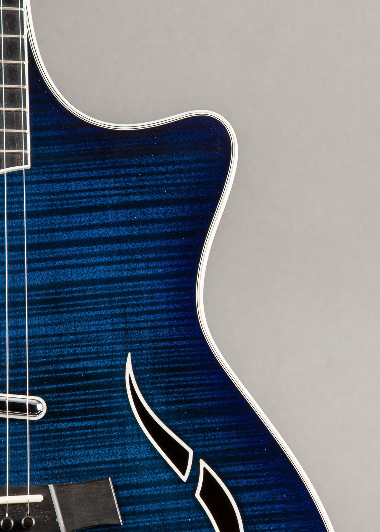 Carter Vintage - Taylor T5-S1 2005, Blue Burst | Carter Vintage Guitar