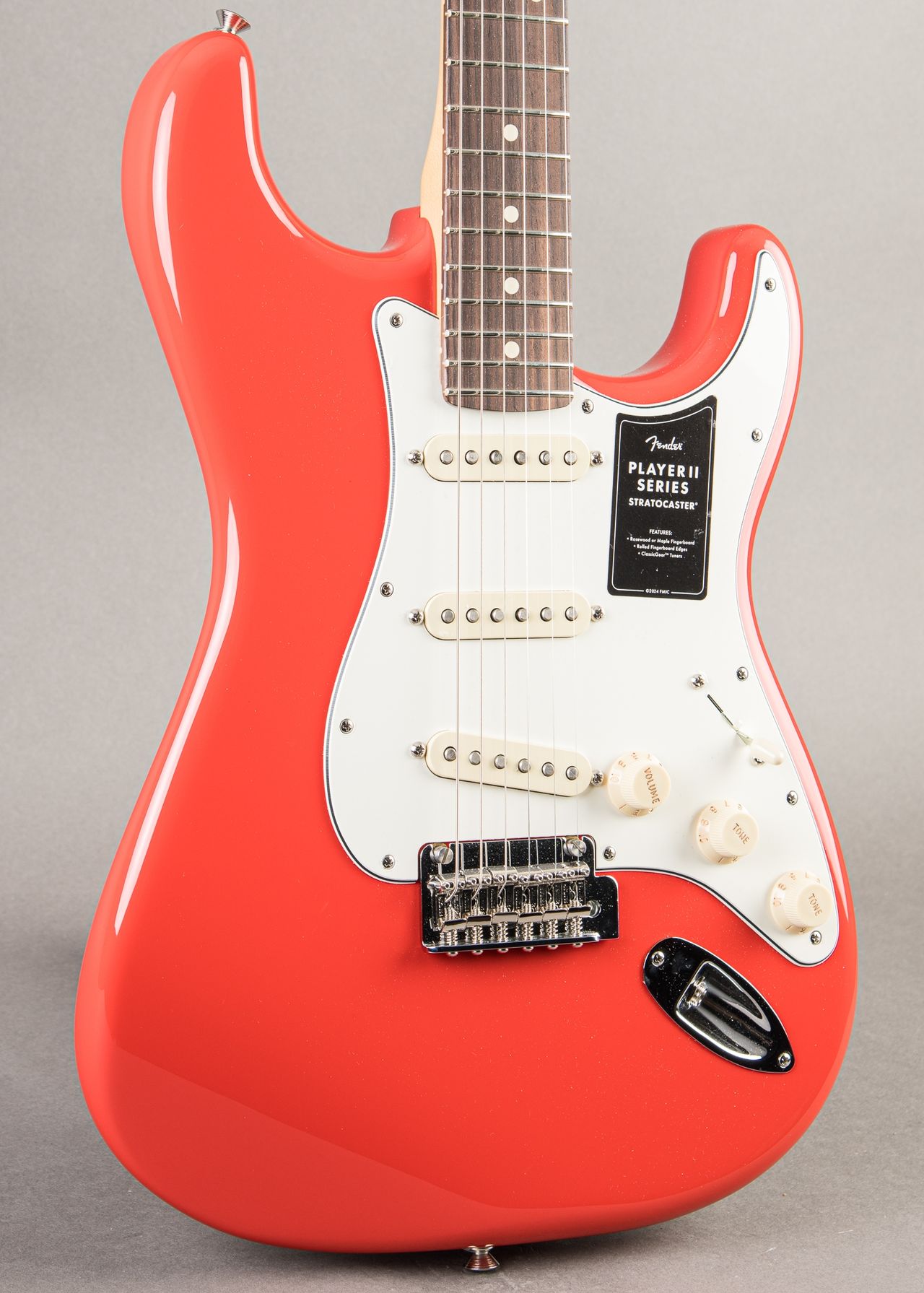Carter Vintage - Fender Player II Stratocaster 2026, Coral Red