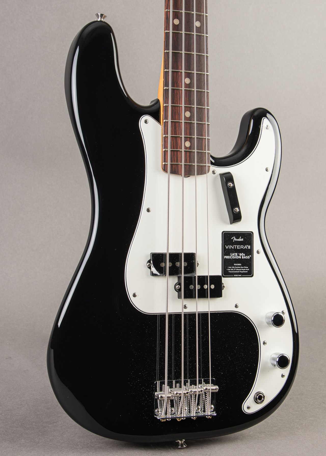 Carter Vintage - Fender Vintera III Late 60's P Bass 2026, Black