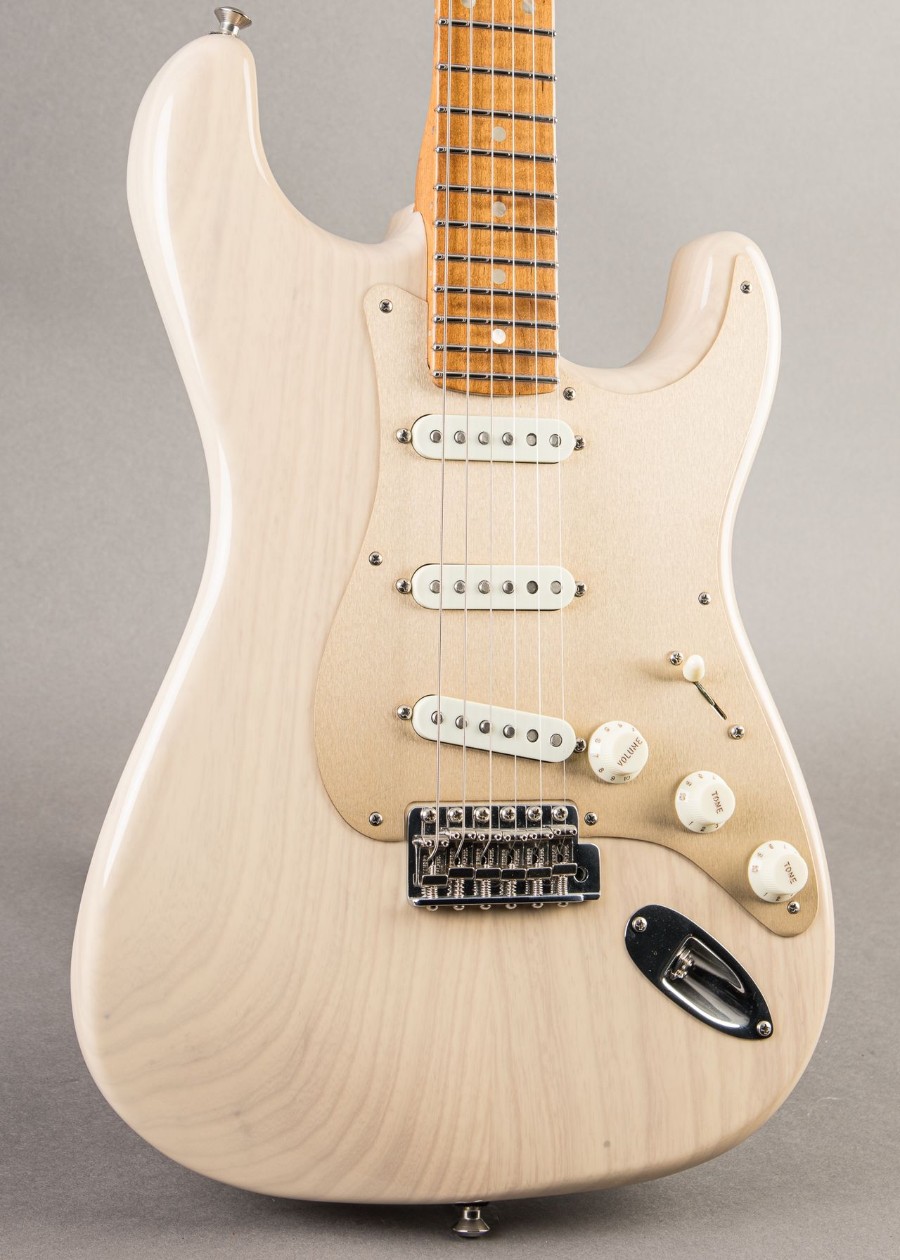 Carter Vintage - Fender Custom Shop Stratocaster 2025, Honey