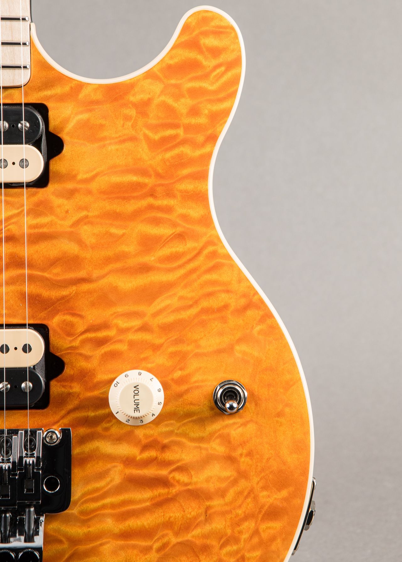 Carter Vintage - Ernie Ball Music Man Axis 30th Anniversary 31 of