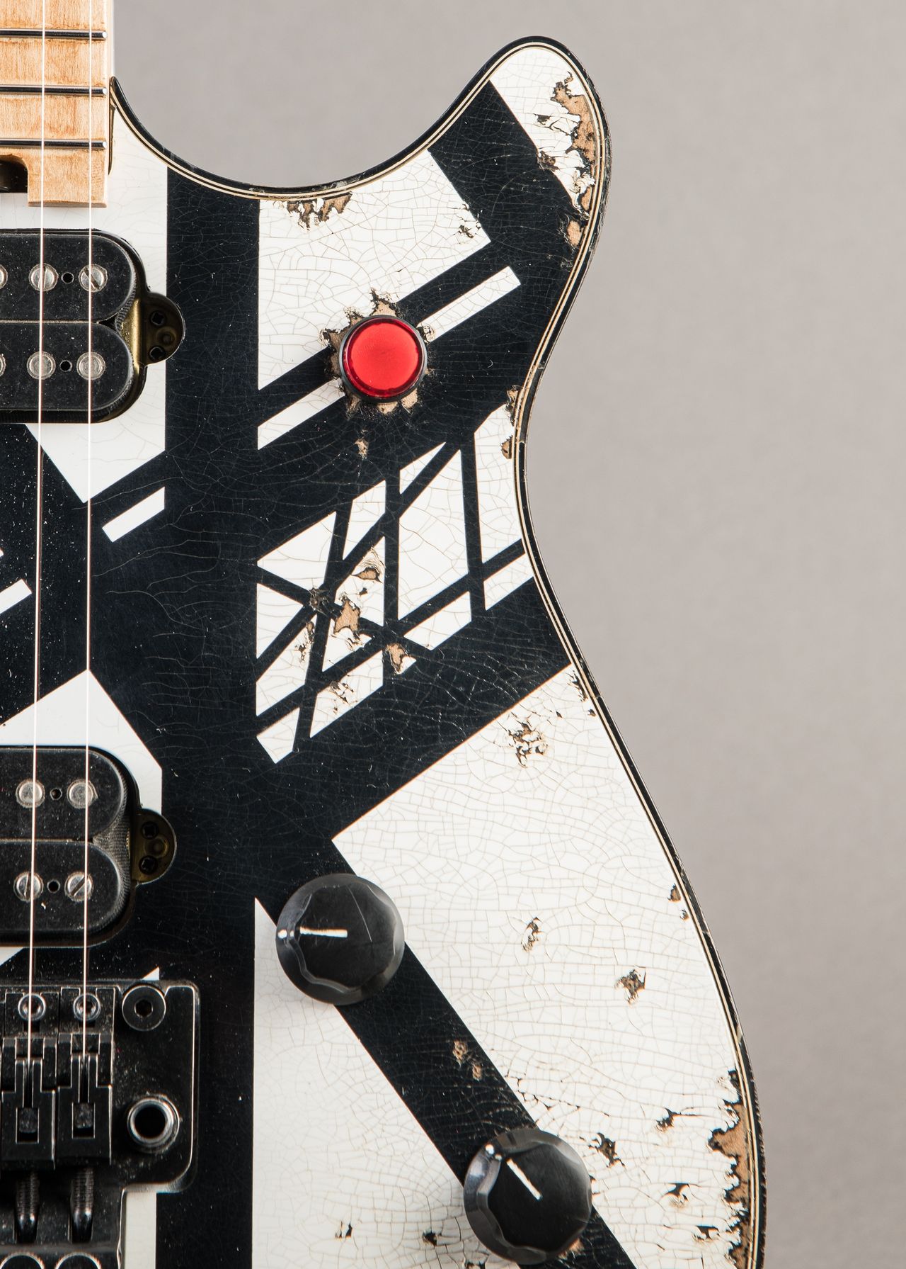 Carter Vintage - EVH Custom Shop Wolfgang 2H FR 2025, White/Black