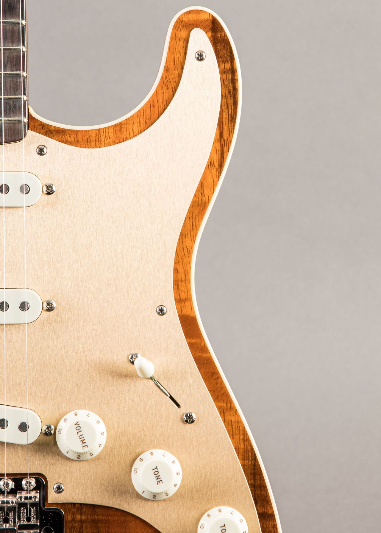Carter Vintage - Fender Custom Shop NAMM Limited Artisan Koa