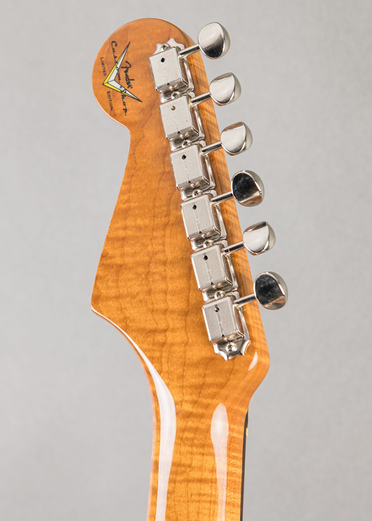 Carter Vintage - Fender Custom Shop NAMM Limited Artisan Koa