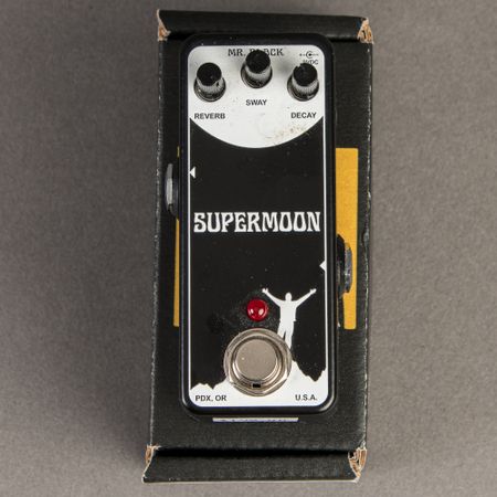 Mr. Black Supermoon Mini thumbnail