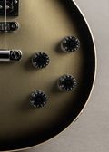 Gibson Adam Jones Signature Les Paul 2025 (Signed by Adam Jones), Silverburst — thumbnail 4 of 10