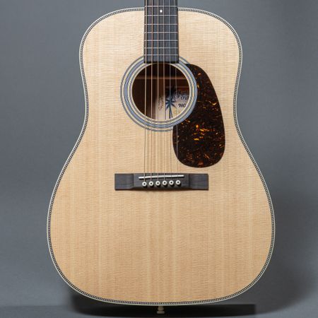 Norman's Rare Guitars - Martin D-18V 2009, Natural | Norman's Rare