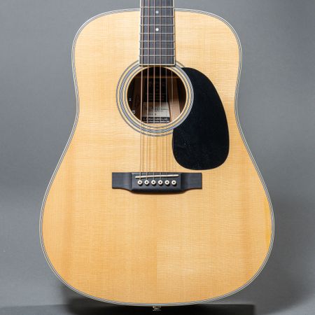 Norman's Rare Guitars - Martin D-18V 2009, Natural | Norman's Rare
