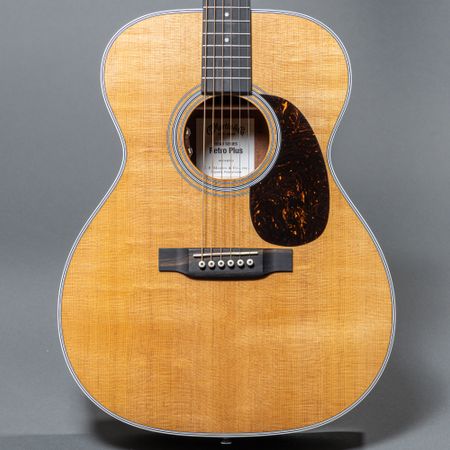 Norman's Rare Guitars - Martin D-18V 2009, Natural | Norman's Rare