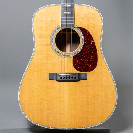 Norman's Rare Guitars - Martin D-18V 2009, Natural | Norman's Rare